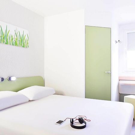 Ibis Budget Marseille Aeroport Provence Vitrolles  Exterior foto