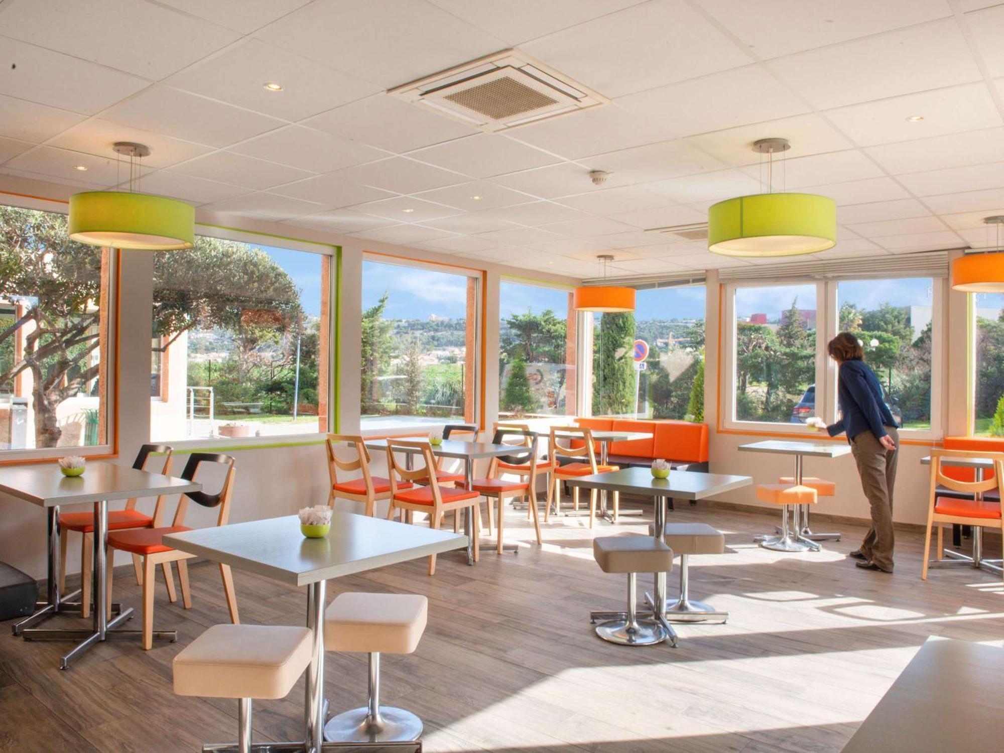 Ibis Budget Marseille Aeroport Provence Vitrolles  Exterior foto