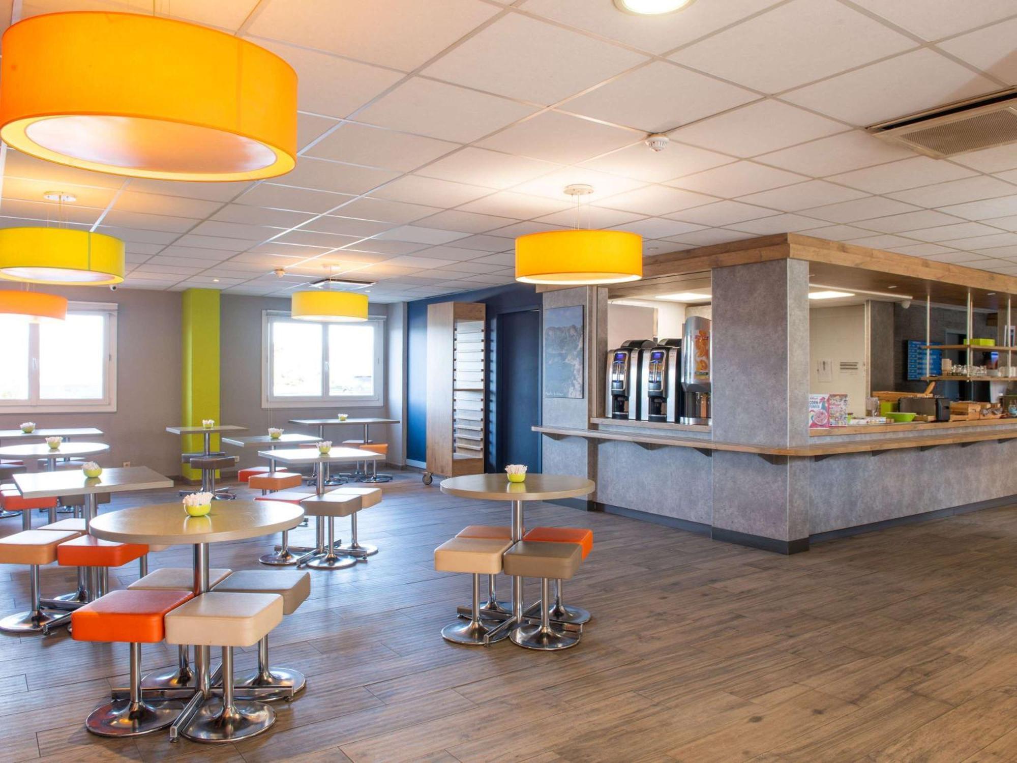 Ibis Budget Marseille Aeroport Provence Vitrolles  Exterior foto