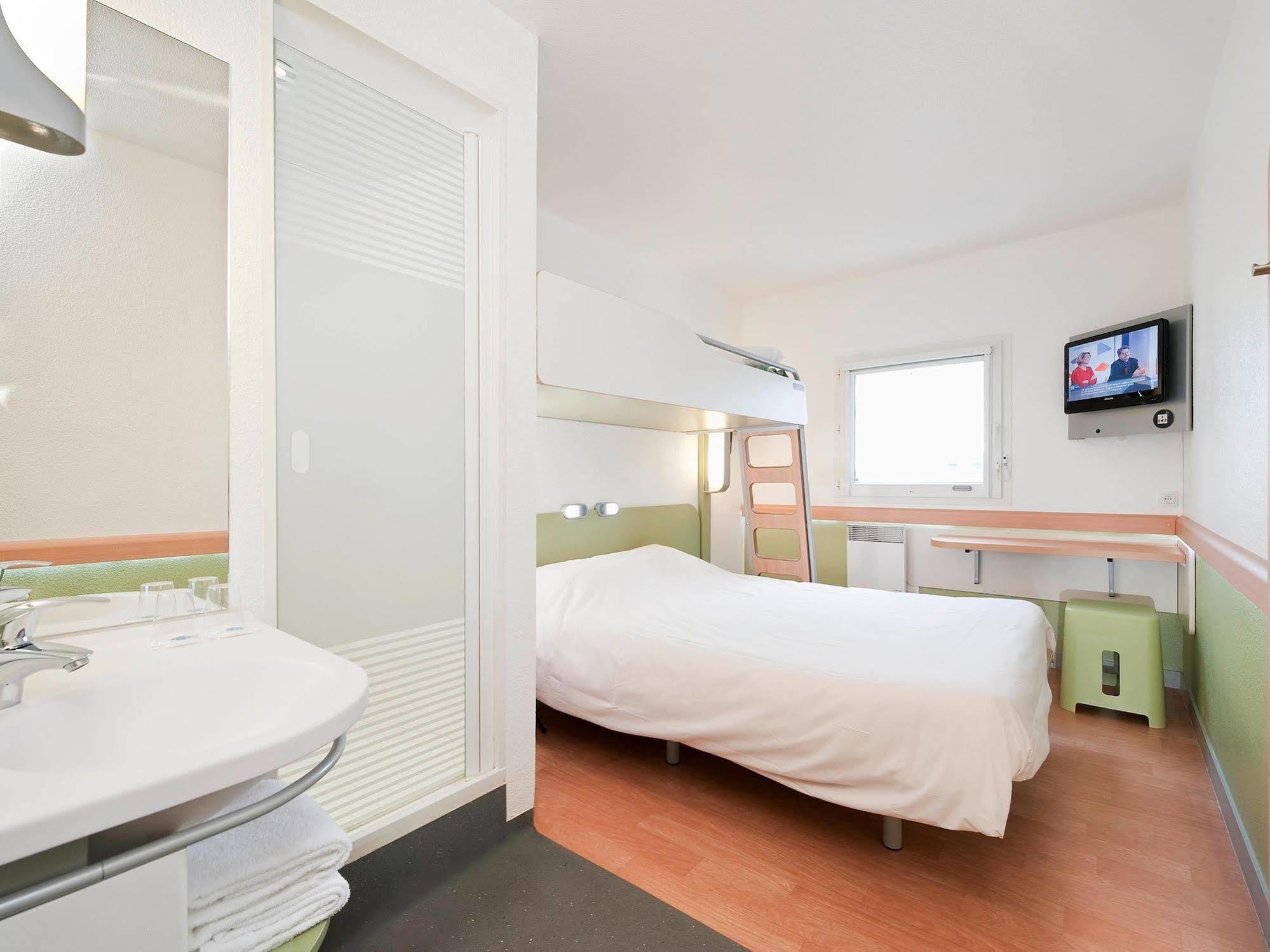 Ibis Budget Marseille Aeroport Provence Vitrolles  Exterior foto