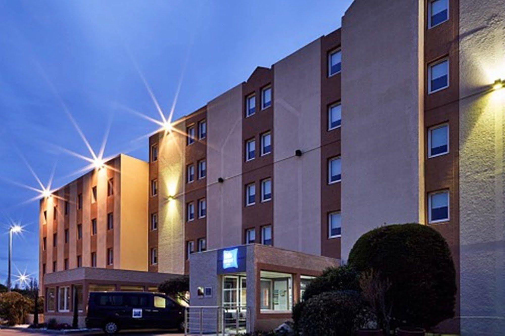 Ibis Budget Marseille Aeroport Provence Vitrolles  Exterior foto