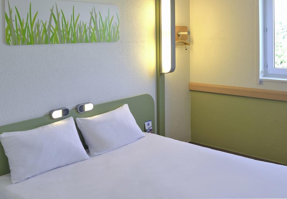 Ibis Budget Marseille Aeroport Provence Vitrolles  Exterior foto